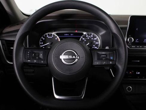 Certified 2023 Nissan Rogue SV FWD image 10