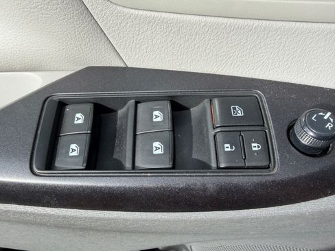 Used 2017 Toyota Sienna LE FWD image 5