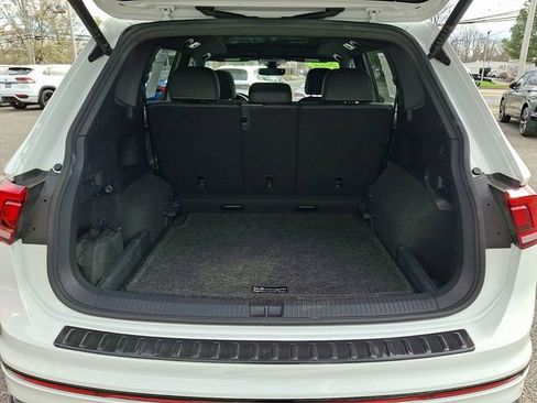 Used 2022 Volkswagen Tiguan SE R-Line image 29