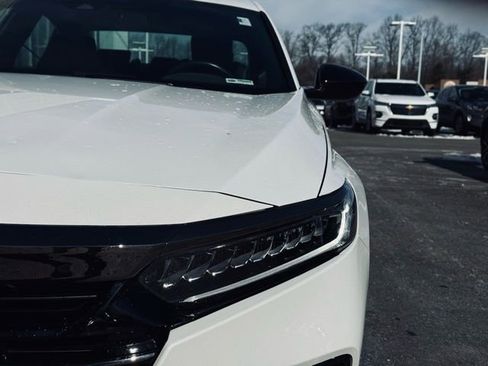 Used 2022 Honda Accord Sport image 3