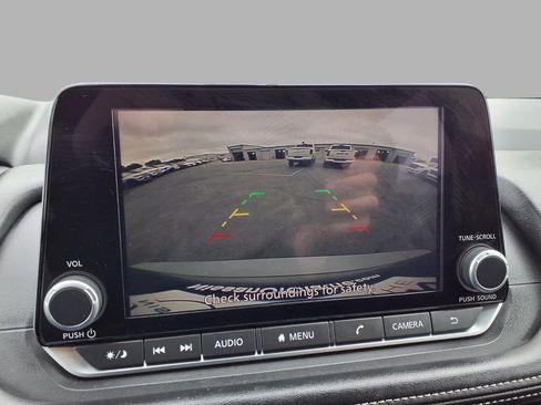 Used 2025 Nissan Rogue SV FWD image 6