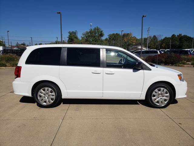Used 2018 Dodge Grand Caravan SE w/ UConnect Hands-Free Group FWD image 4
