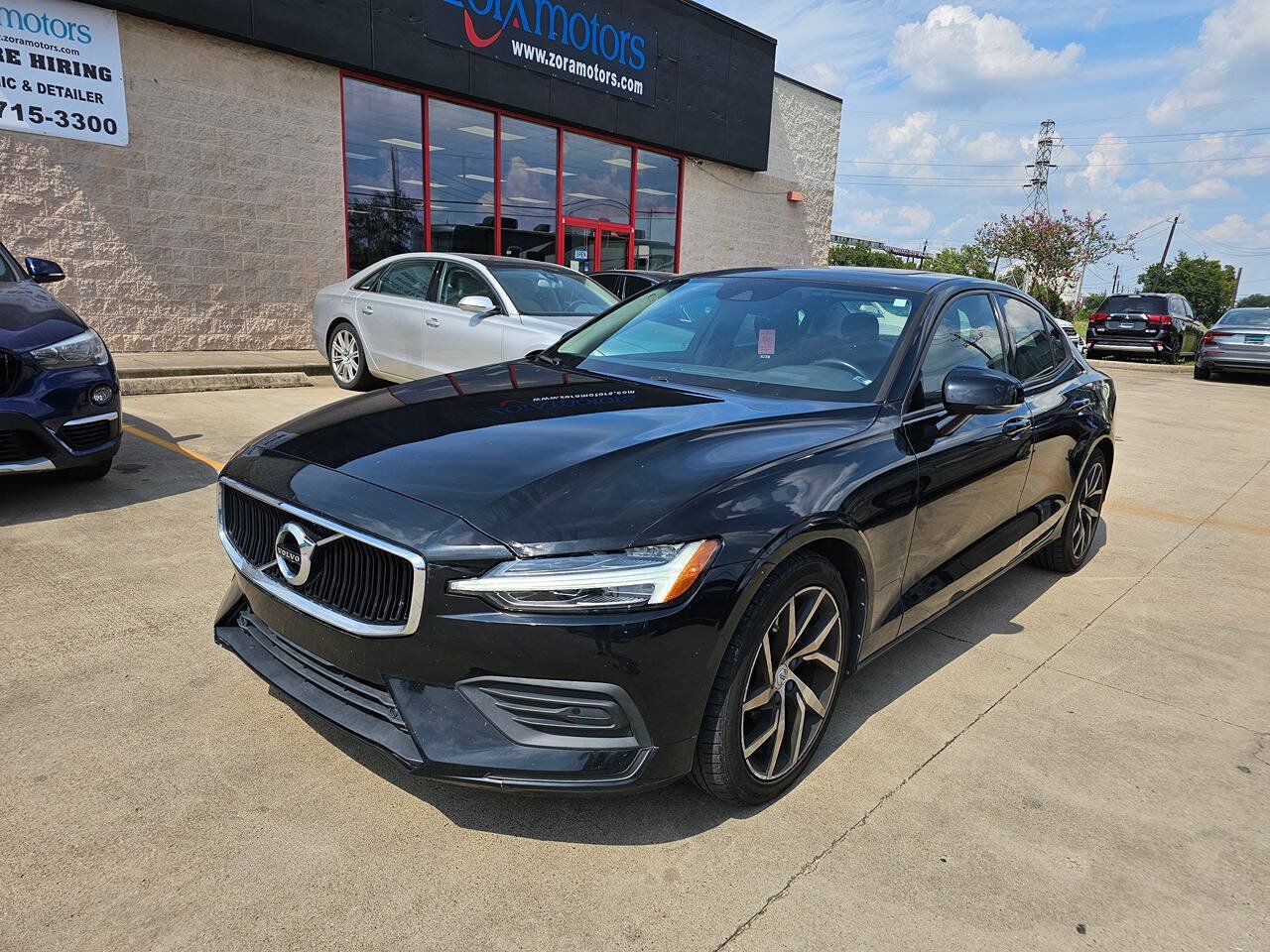 Used 2020 Volvo S60 T5 Momentum FWD image 1