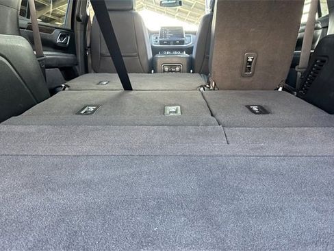 Used 2022 Chevrolet Tahoe Z71 w/ Off-Road Capability Package image 17