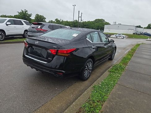 Used 2023 Nissan Altima 2.5 SV AWD/4WD image 3