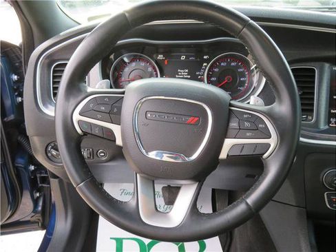 Used 2015 Dodge Charger SXT w/ Driver Confidence Group image 11