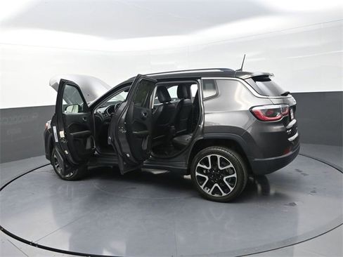 Used 2018 Jeep Compass Limited w/ Safety & Security Group image 39