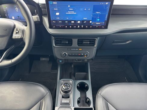 Used 2025 Ford Maverick Lariat w/ Black Appearance Package image 11