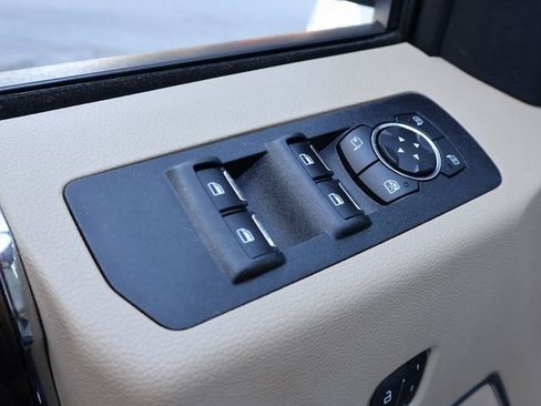 Used 2020 Ford F150 Lariat image 9