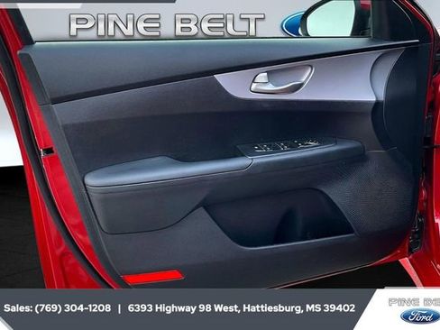 Used 2024 Kia Forte LXS image 17