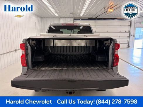 Used 2021 Chevrolet Silverado 1500 LT w/ Z71 Off-Road Package AWD/4WD image 5