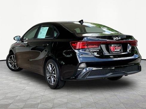Used 2023 Kia Forte LXS w/ LXS Technology Package FWD image 4