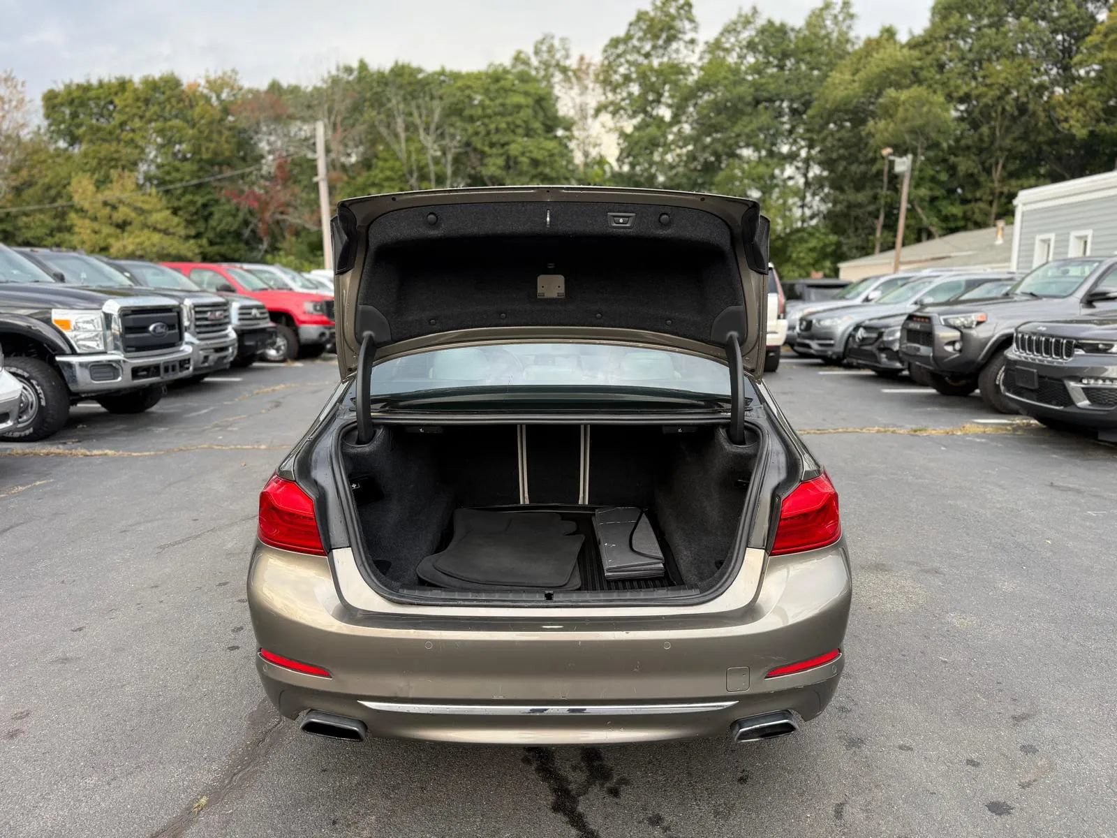 Used 2017 BMW 540i RWD image 30