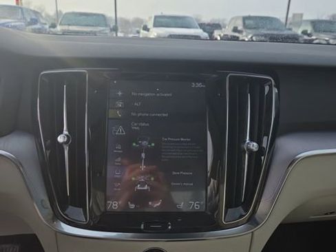 Used 2019 Volvo S60 T5 Momentum w/ Premium Package image 22