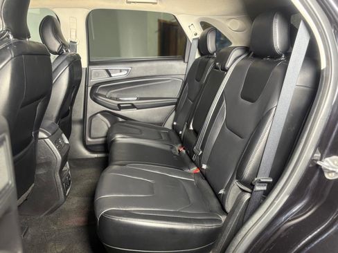 Used 2019 Ford Edge Titanium image 25