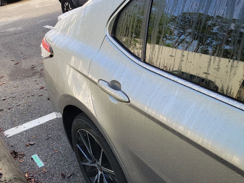 Used 2022 Toyota Camry SE image 10