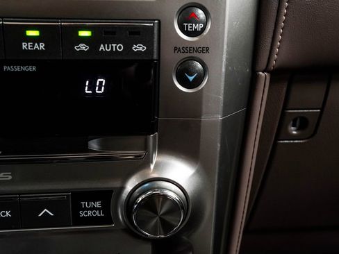 Used 2017 Lexus GX 460 AWD/4WD image 29