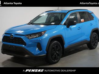 Used 2021 Toyota RAV4 LE video 1