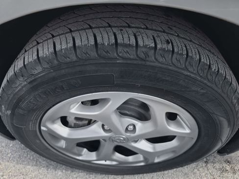 Used 2023 Chrysler Pacifica Limited image 11