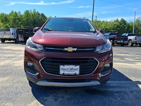 Used 2017 Chevrolet Trax Premier w/ Driver Confidence II Package AWD/4WD image 2