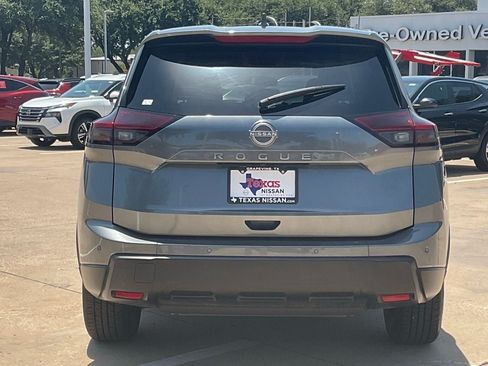Used 2025 Nissan Rogue SV FWD image 5