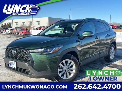 Used 2024 Toyota Corolla Cross LE image 1