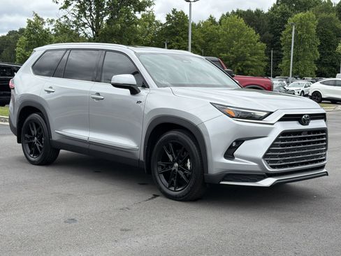 Used 2024 Toyota Grand Highlander AWD Hybrid image 31