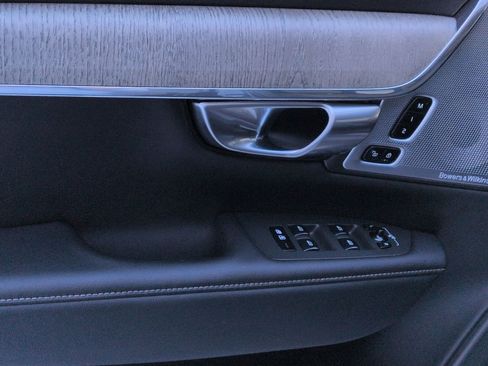 Used 2023 Volvo V90 B6 Cross Country Ultimate w/ Climate Package image 12