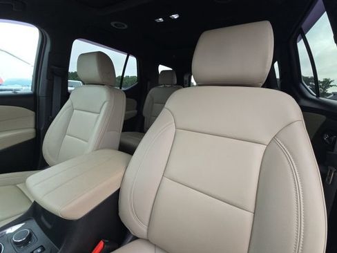 Used 2023 Chevrolet Traverse LT w/ LT Premium Package FWD image 23
