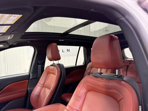 Used 2025 Lincoln Aviator Reserve w/ Illumination Package image 24