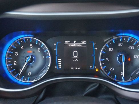 Used 2021 Chrysler Voyager Lxi image 27