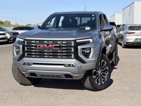 Used 2024 GMC Canyon Denali image 3