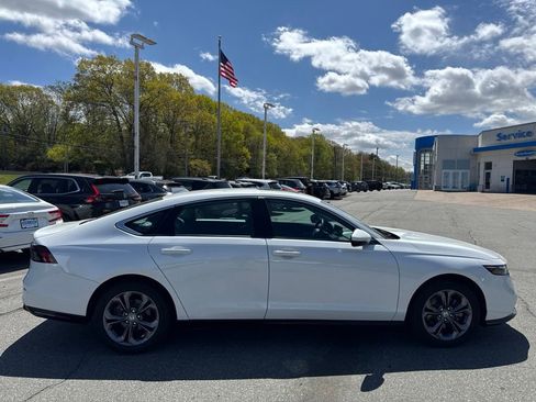 Used 2025 Honda Accord EX-L image 6