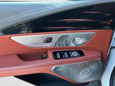 Used 2024 Lincoln Nautilus Black Label w/ Jet Appearance Package (87T) image 8