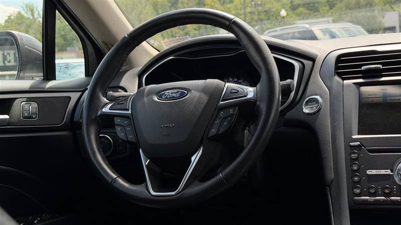 Used 2018 Ford Fusion Titanium AWD/4WD image 28
