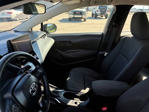 Used 2025 Toyota Corolla LE FWD image 13