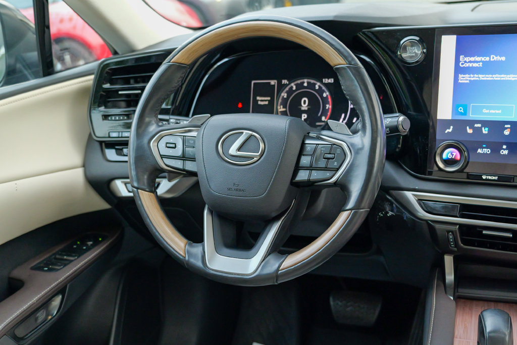 Used 2023 Lexus RX 350 Premium w/ Accessory Package AWD/4WD image 41