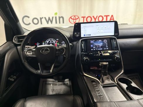 Used 2024 Lexus LX 600 4WD w/ Luxury Package image 25