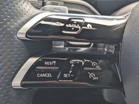 Used 2025 Mercedes-Benz GLA 250 image 11