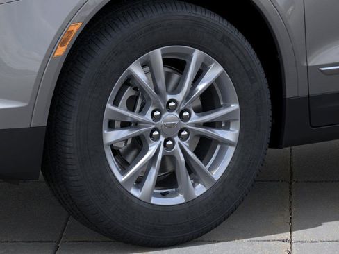 Used 2026 Cadillac XT5 Luxury w/ LPO, Floor Liner Package image 9