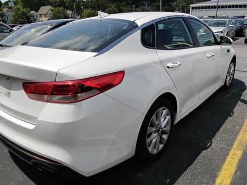 Used 2017 Kia Optima LX FWD image 6