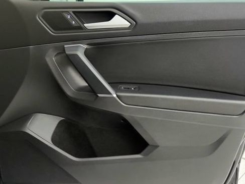 Used 2020 Volkswagen Tiguan SE R-Line FWD image 37