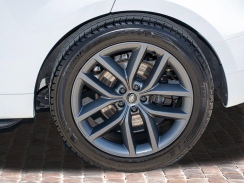 Used 2023 Land Rover Range Rover Sport SE Dynamic image 39