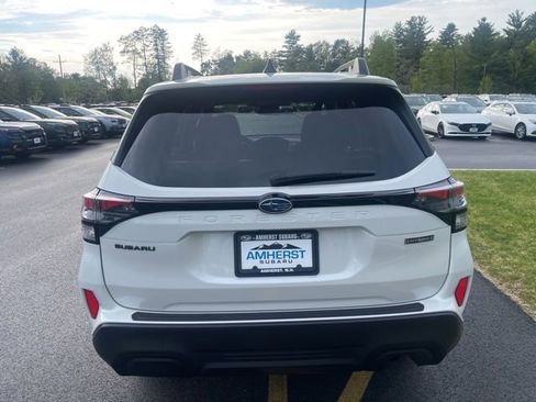Used 2025 Subaru Forester Premium AWD/4WD image 6