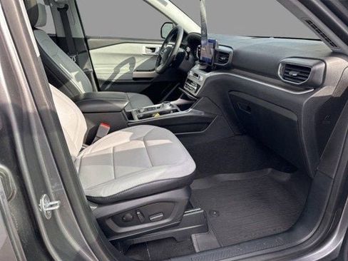 Certified 2021 Ford Explorer XLT w/ Equipment Group 202A image 11