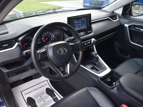 Used 2020 Toyota RAV4 XLE Premium FWD image 30