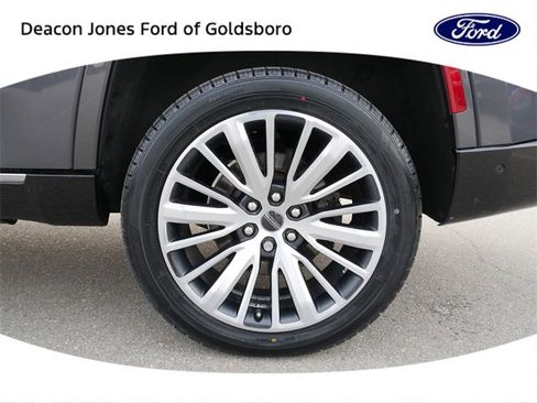 Used 2022 Jeep Grand Wagoneer Series III image 12