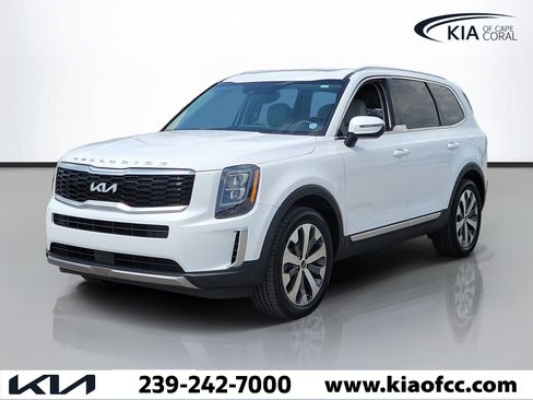 Certified 2022 Kia Telluride EX w/ EX Premium Package FWD image 3