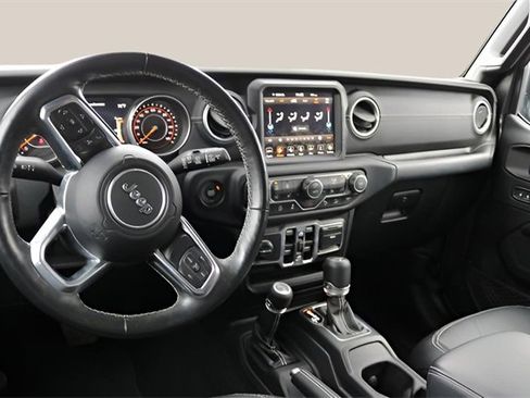 Used 2018 Jeep Wrangler Unlimited Sahara image 14