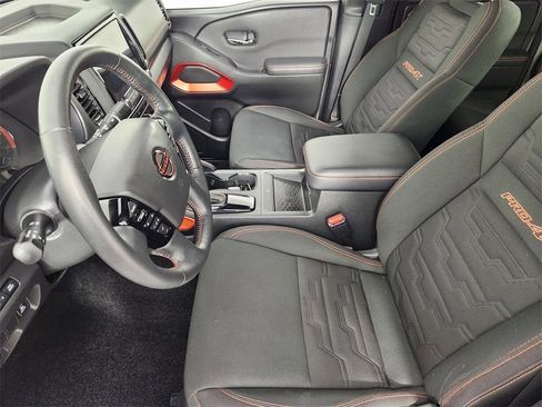 Used 2023 Nissan Frontier PRO-4X w/ Pro Convenience Package image 11